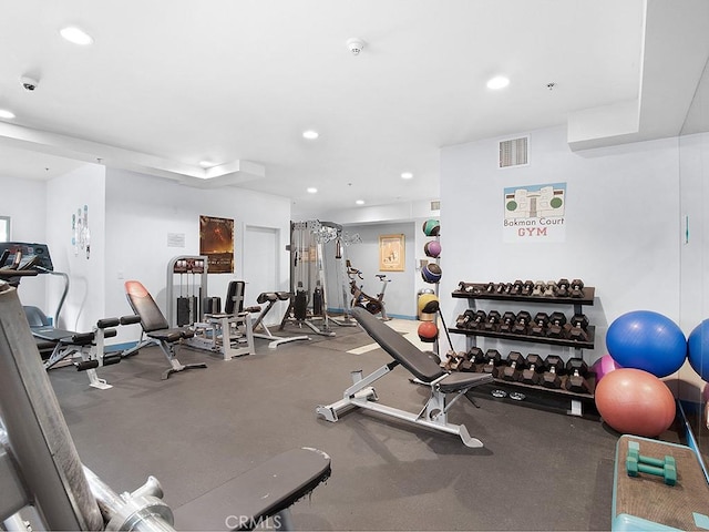 5016 Bakman Ave Unit 304, North Hollywood, CA 91601 - exercise room with recessed lighting