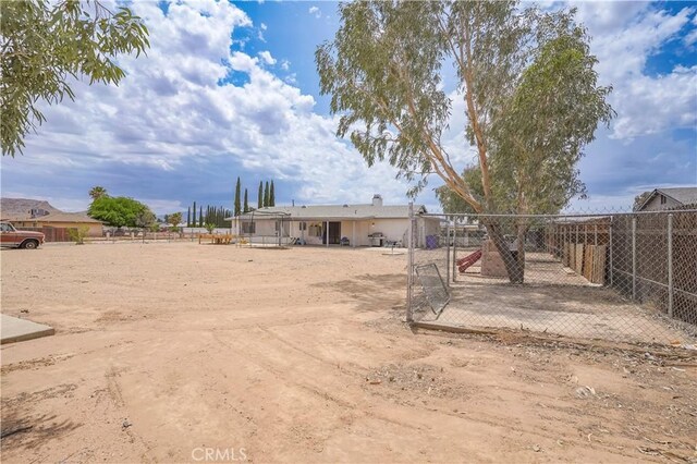 22780 Shawnee Rd, Apple Valley, CA 92308 - view of yard