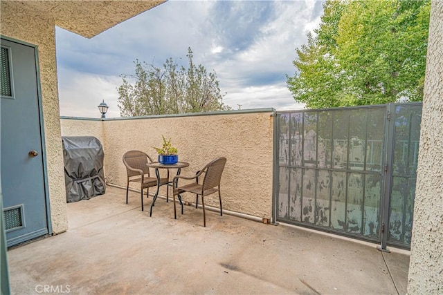 18209 Sierra Unit 45, Canyon Country, CA 91351 - view of patio / terrace