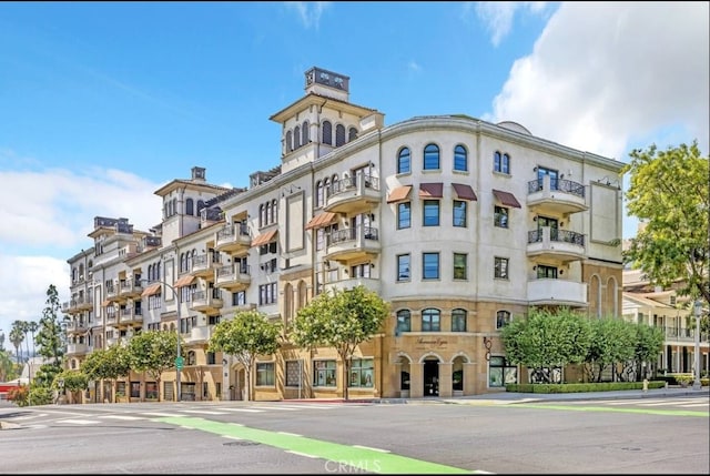 155 Cordova St Unit 203, Pasadena, CA 91105 - view of apartment building / complex