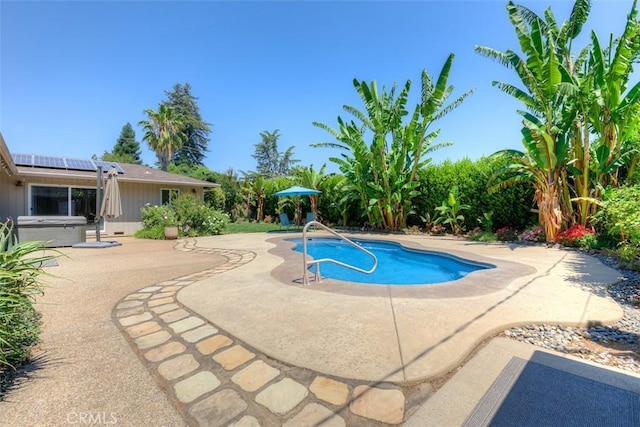 1160 Kentfield Rd, Chico, CA 95926 - swimming pool featuring a hot tub and a patio area
