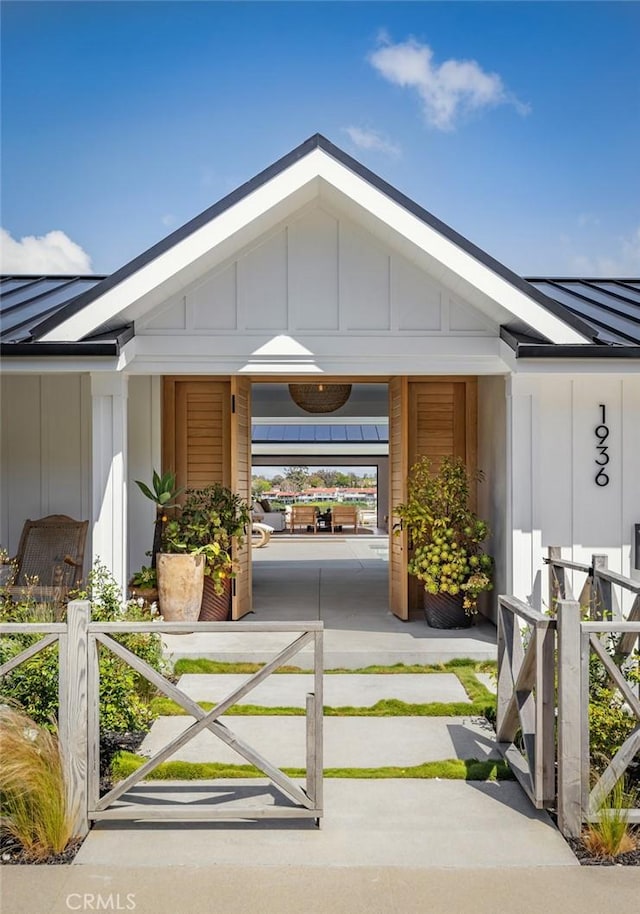 1936 Galaxy Dr, Newport Beach, CA 92660 - view of home's community