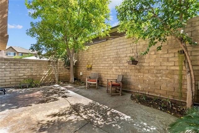 19539 Laroda, Saugus, CA 91350 - view of patio