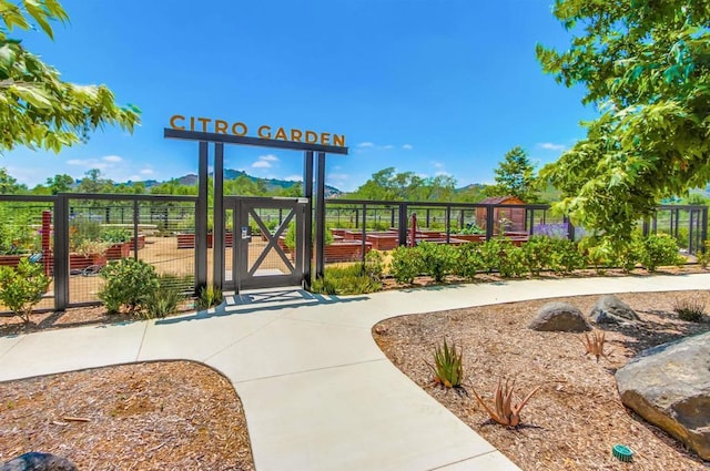 35140 Bergamot, Fallbrook, CA 92028 - view of community featuring a gate