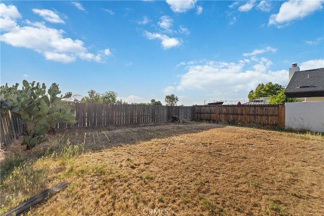 2433 N Knoll Ave, Fresno, CA 93722 - view of fenced backyard