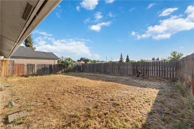 2433 N Knoll Ave, Fresno, CA 93722 - view of fenced backyard