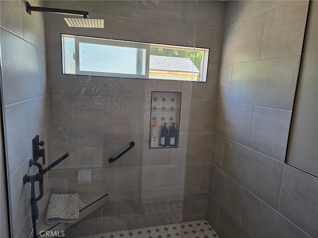 18334 Glenburn Ave, Torrance, CA 90504 - full bathroom featuring tiled shower