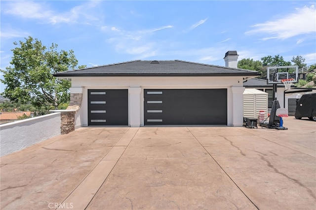 30195 Corte Coelho, Temecula, CA 92591 - garage featuring concrete driveway