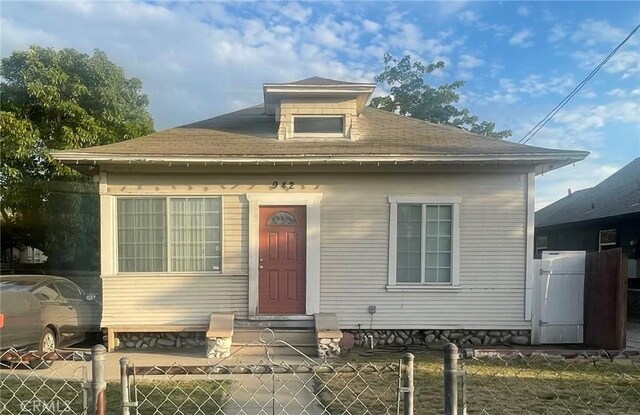 942 E 6th St, Pomona, CA 91766 - view of front of house with entry steps