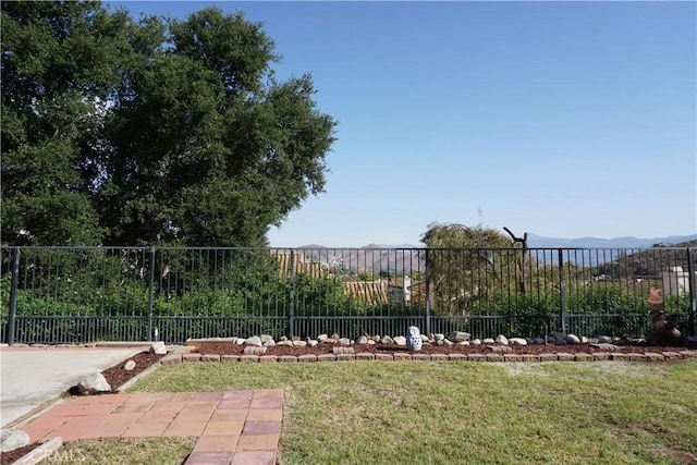 2622 Presidio Ln, Corona, CA 92879 - view of yard featuring a mountain view