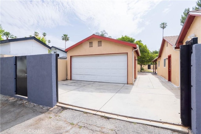 7343 Owensmouth Ave, Canoga Park, CA 91303 - view of detached garage