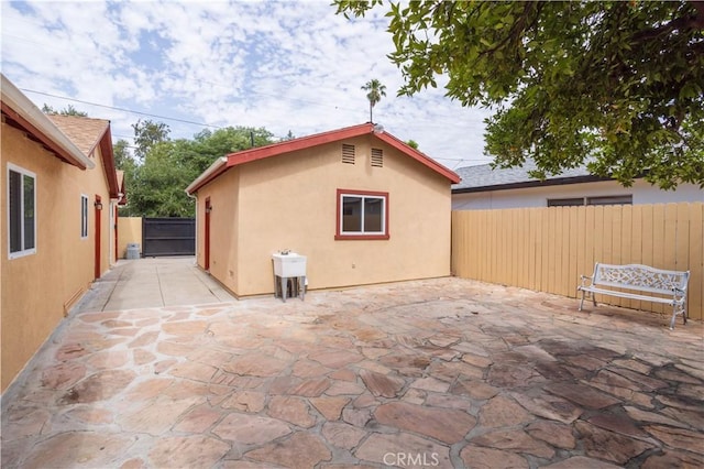 7343 Owensmouth Ave, Canoga Park, CA 91303 - view of patio