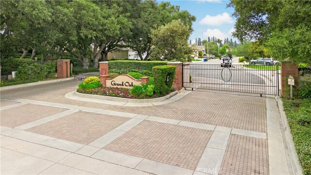 221 Grand Oaks Dr, Glendora, CA 91741 - view of gate
