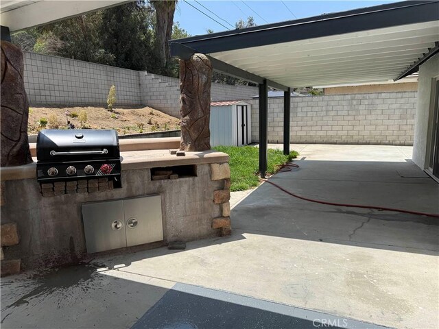 10328 Shoshone Ave, Riverside, CA 92503 - fenced backyard featuring a patio