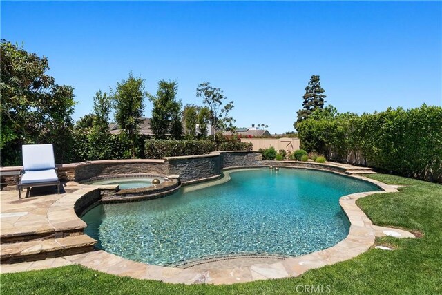 1921 Windward Ln, Newport Beach, CA 92660 - view of pool with an in-ground hot tub