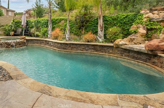 19969 Via Joyce Dr, Saugus, CA 91350 - view of swimming pool featuring a pool with connected hot tub
