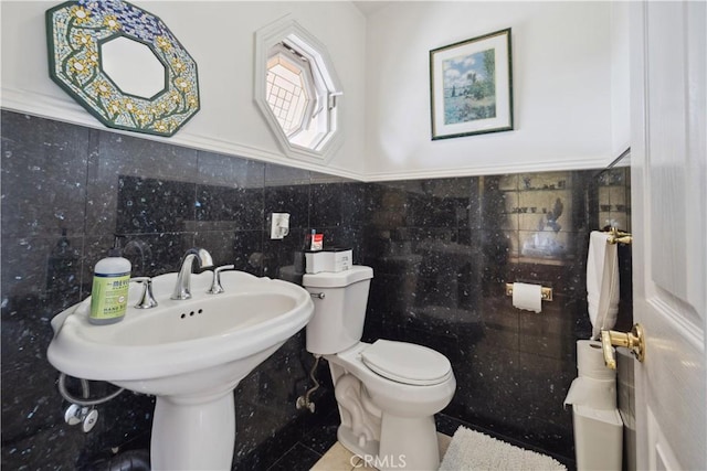 1606 Glenmont Dr, Glendale, CA 91207 - bathroom with toilet and a sink