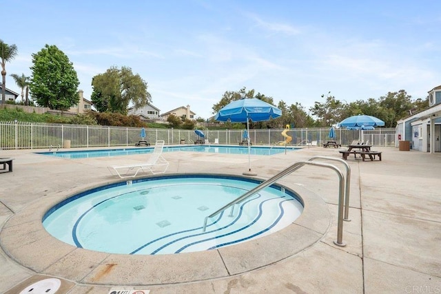 655 Boysenberry Way, Oceanside, CA 92057 - community pool featuring a hot tub and a patio