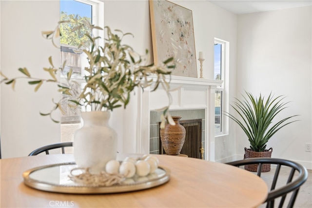 3991 Hubert Ave, Los Angeles, CA 90008 - dining area view of a fireplace