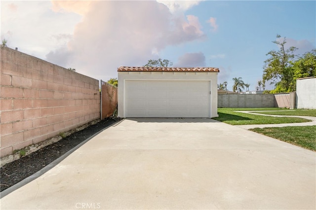 3991 Hubert Ave, Los Angeles, CA 90008 - view of detached garage