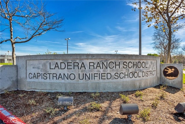 25 Bellflower St, Ladera Ranch, CA 92694 - view of community sign