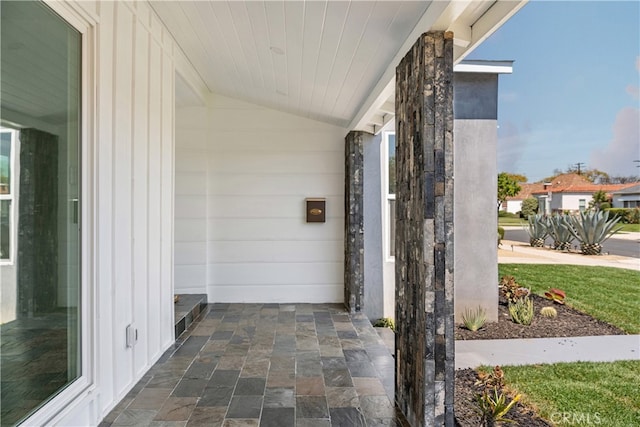 3927 Welland Ave, Los Angeles, CA 90008 - view of property entrance