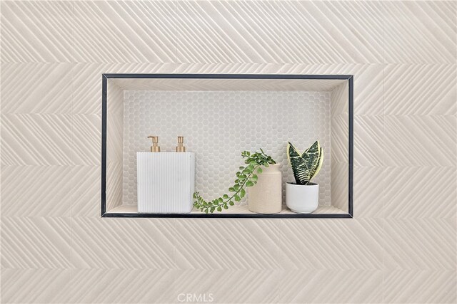 3927 Welland Ave, Los Angeles, CA 90008 - bathroom view
