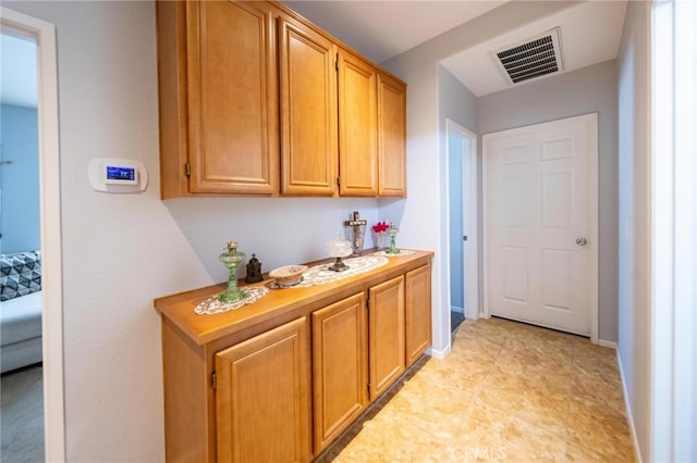 29183 Paperflower Ln, Menifee, CA 92584 - bar featuring baseboards