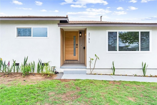 2731 Armour Ln, Redondo Beach, CA 90278 - view of front facade with a front yard and stucco siding