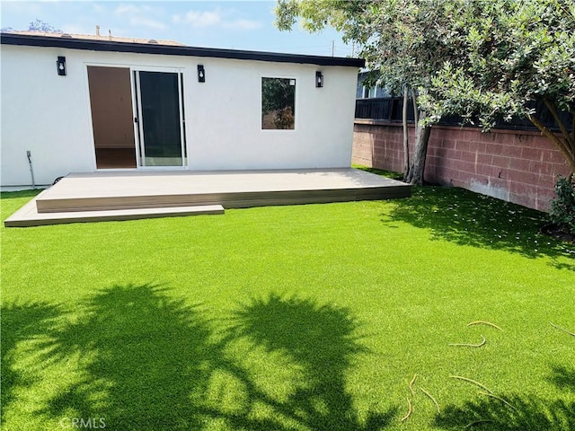 2731 Armour Ln, Redondo Beach, CA 90278 - back of property featuring stucco siding and a deck
