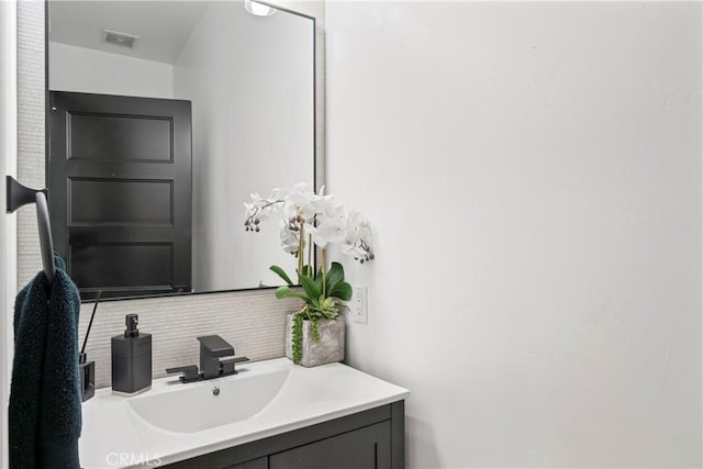 1019 Pintail Cir, Lake Arrowhead, CA 92352 - bathroom with backsplash and vanity