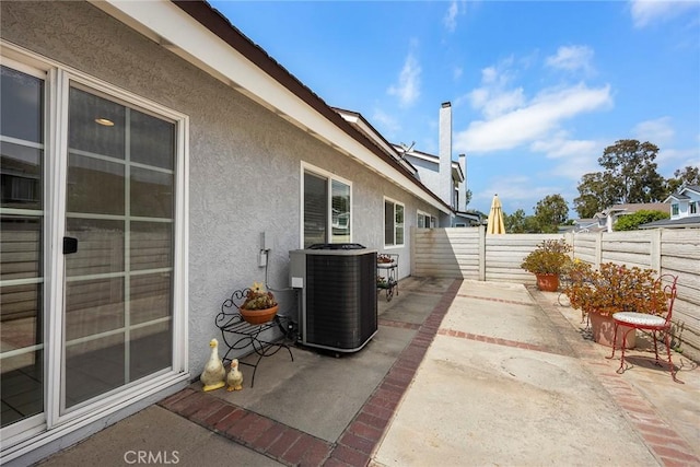 77 S Havenwood Unit 27, Irvine, CA 92614 - fenced backyard with a patio