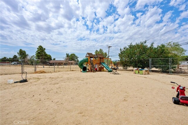 18251 Hiawatha Rd, Apple Valley, CA 92307 - view of community jungle gym