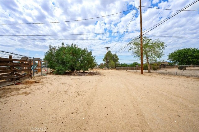 18251 Hiawatha Rd, Apple Valley, CA 92307 - view of yard