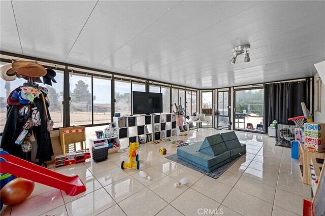 18251 Hiawatha Rd, Apple Valley, CA 92307 - view of sunroom