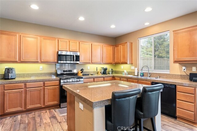32367 Whispering Willow Dr, Lake Elsinore, CA 92532 - photo 18