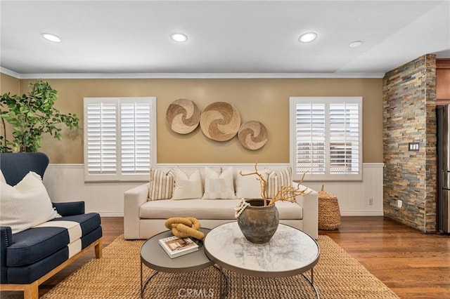 2645 S Patton Ave, San Pedro, CA 90731 - living area featuring wainscoting, wood finished floors, ornamental molding, and recessed lighting