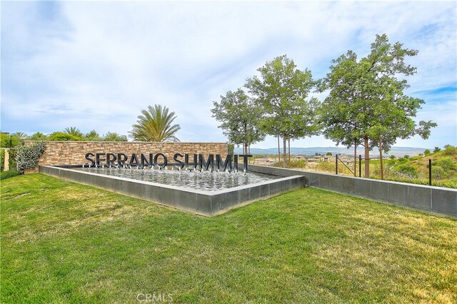 261 Siena, Lake Forest, CA 92630 - community sign with a lawn