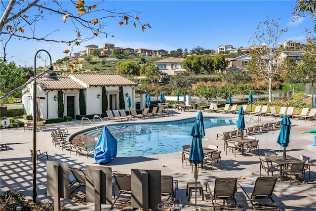 40 Lomada St, Rancho Mission Viejo, CA 92694 - community pool featuring a patio area