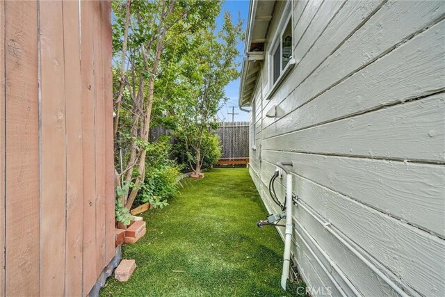 3224 Cerritos Ave, Signal Hill, CA 90755 - view of side of home