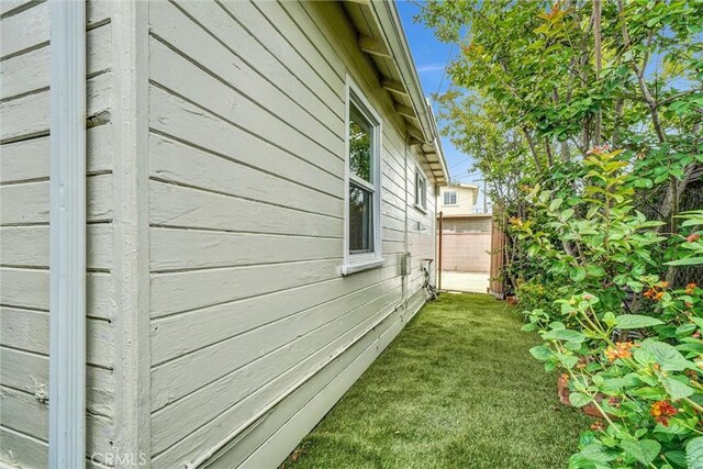3224 Cerritos Ave, Signal Hill, CA 90755 - view of side of property