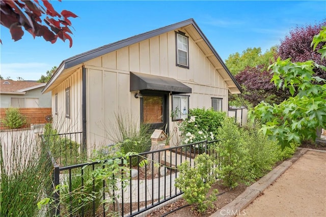 32811 Wesley St, Wildomar, CA 92595 - view of front of house with board and batten siding