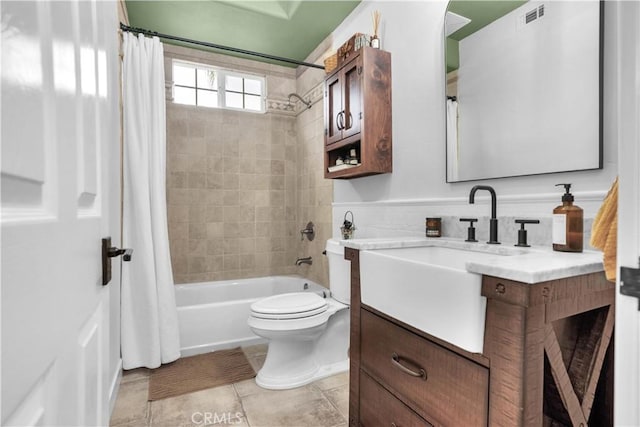 32811 Wesley St, Wildomar, CA 92595 - full bathroom featuring vanity, shower / bath combination with curtain, and toilet