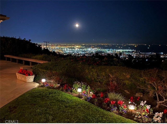 3226 Corinna Dr, Rancho Palos Verdes, CA 90275 - view of yard at twilight
