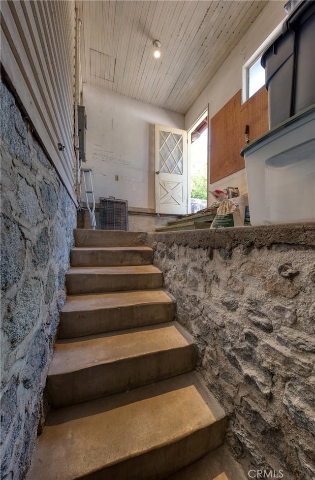 208 Highland Pl, Monrovia, CA 91016 - stairway with wood ceiling