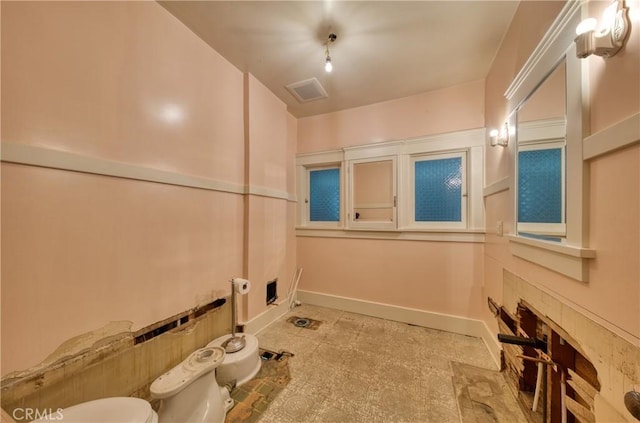 208 Highland Pl, Monrovia, CA 91016 - bathroom with toilet and baseboards