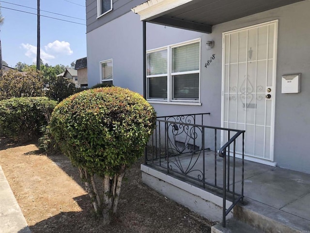 481848321/2 Palm Ave, La Mesa, CA 91942 - entrance to property with stucco siding
