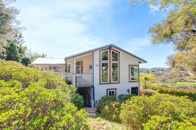 1628 Lone Oak Rd, Vista, CA 92084 - view of front of home with a balcony