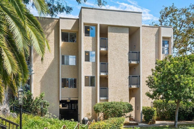 3213 Raintree Cir, Culver City, CA 90230 - view of apartment building / complex