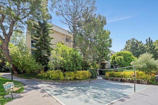 3213 Raintree Cir, Culver City, CA 90230 - view of surrounding community